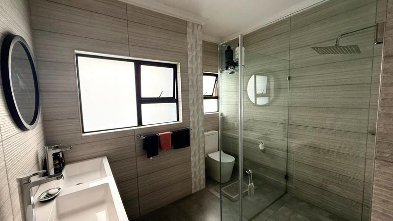 4 Bedroom Property for Sale in Everglades Estate North West